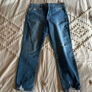 **sold** Gap True Skinny Ankle Sky High Jeans